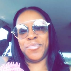 Meet your Posher, Monique